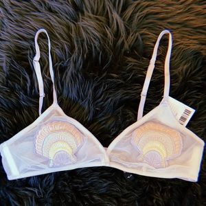 Brand new out from under sea shell bralette